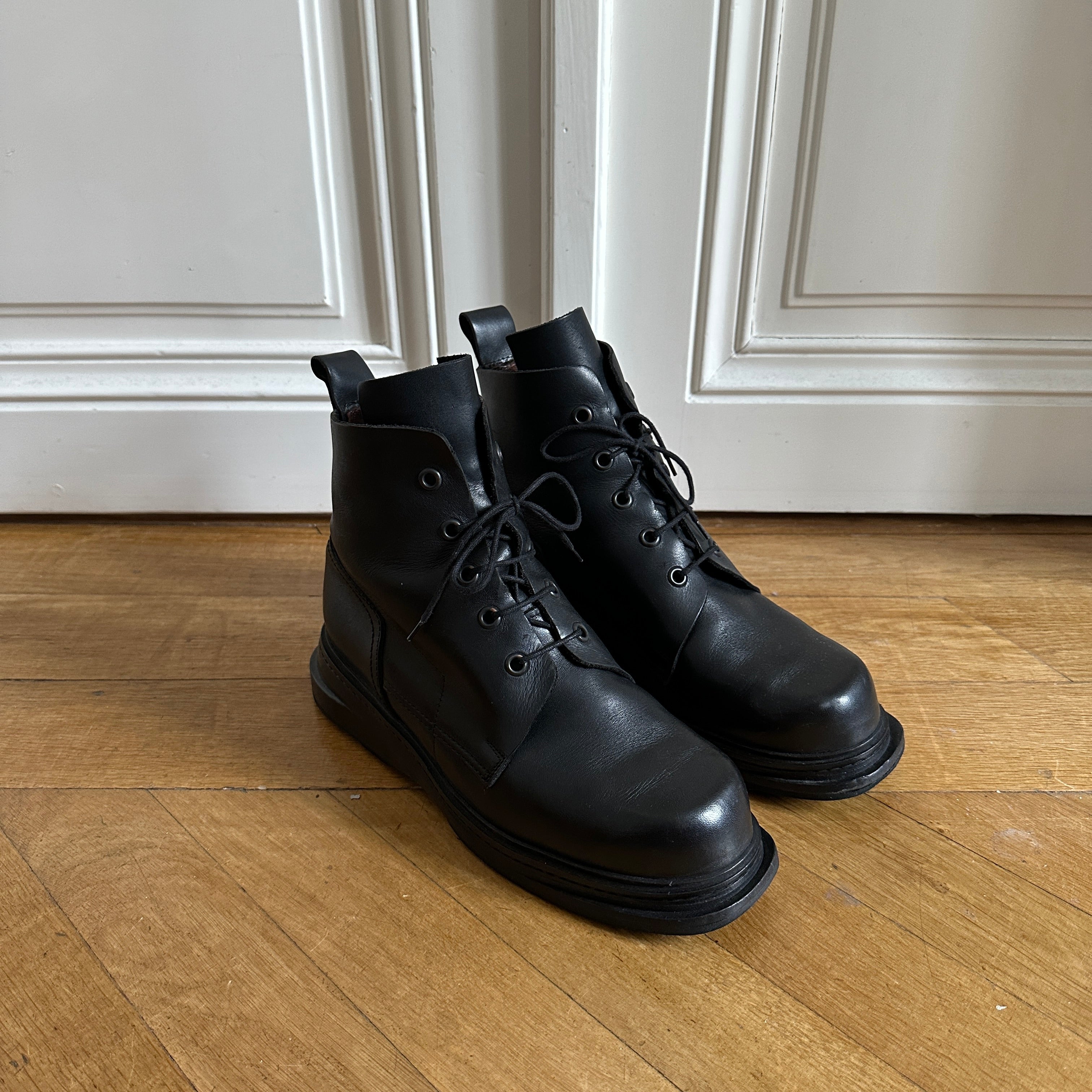 Dirk Bikkembergs 90s Black Leather Heel Boots – Ākaibu Store