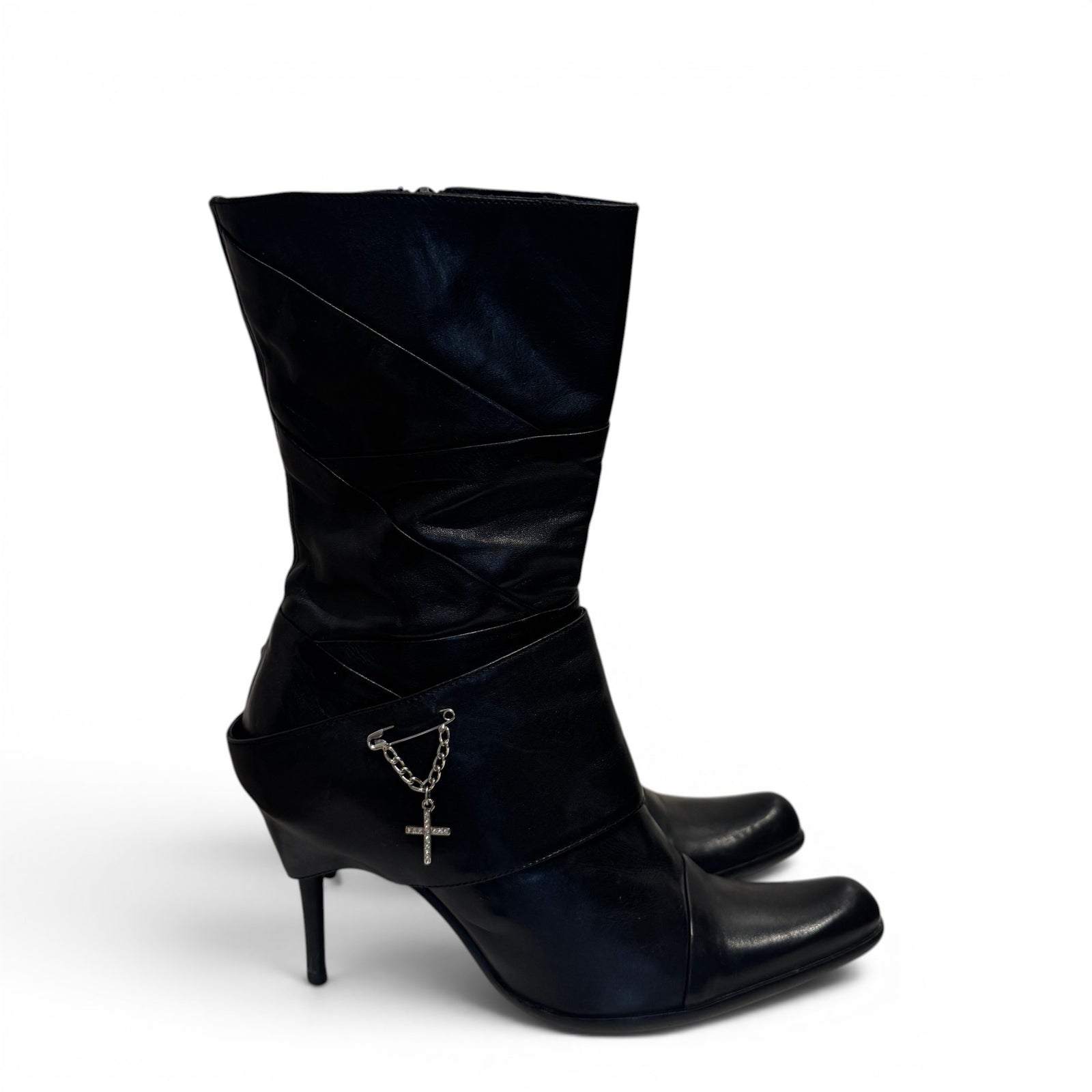 El Dantes 2000s Black Leather Chained Cross Piercing Boots
