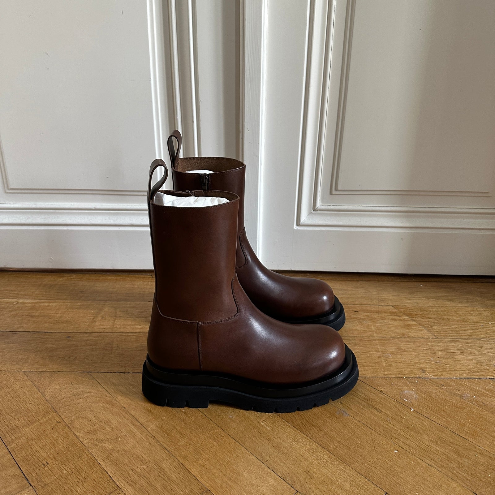 Bottega Veneta Chestnut Zip Leather Lug Boots
