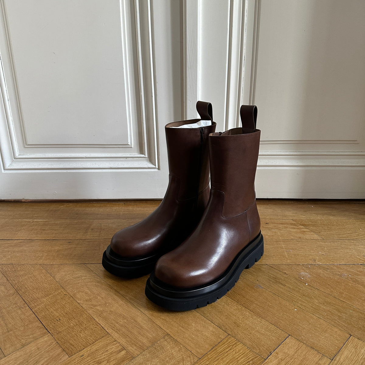 Bottega Veneta Chestnut Zip Leather Lug Boots