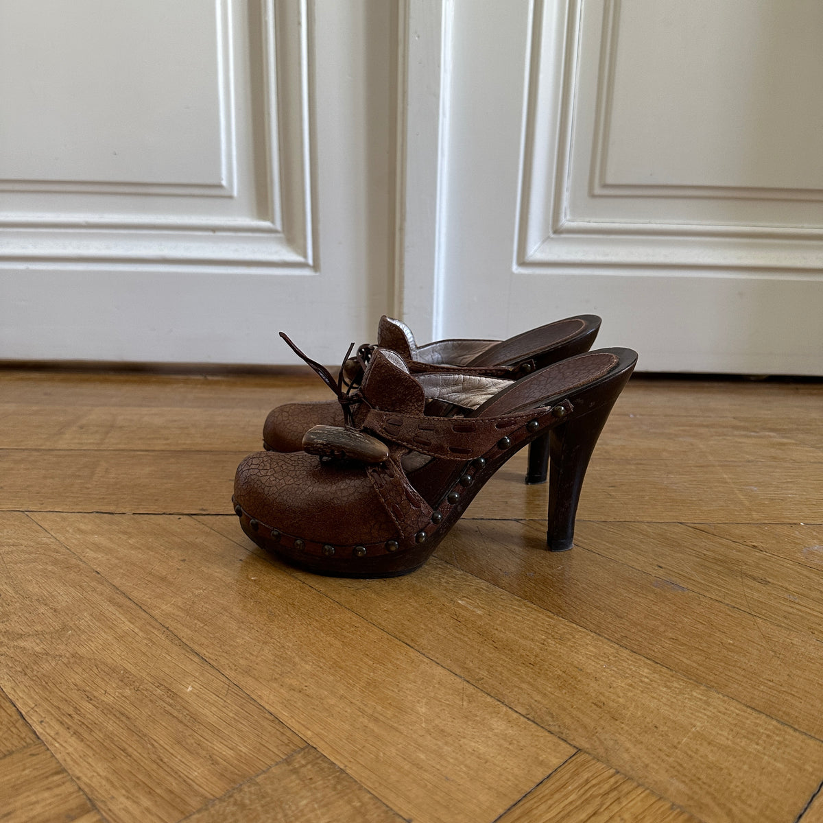 Christian Dior by John Galliano 2000s Brown Leather Horn Heels
