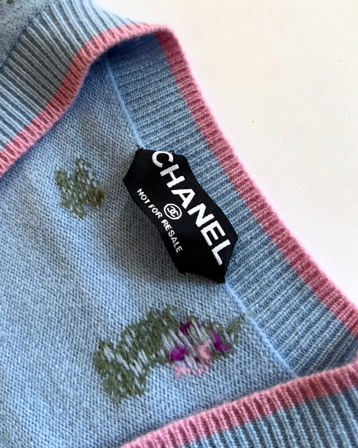 Chanel 2024 Oversized SizeFloral Cashmere Cardigan Sample