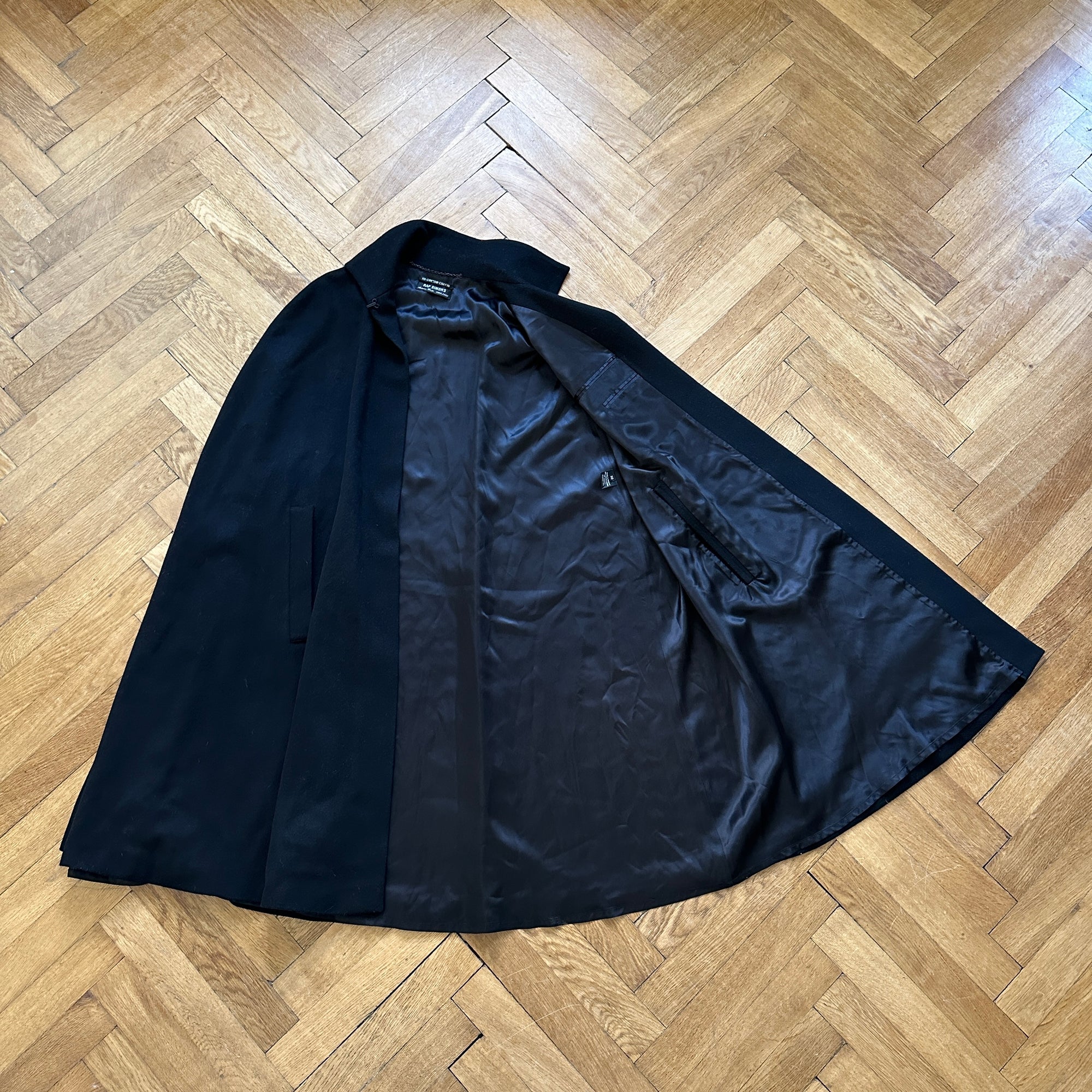 Raf Simons AW99 Disorder-Incubation-Isolation Black Wool Cape