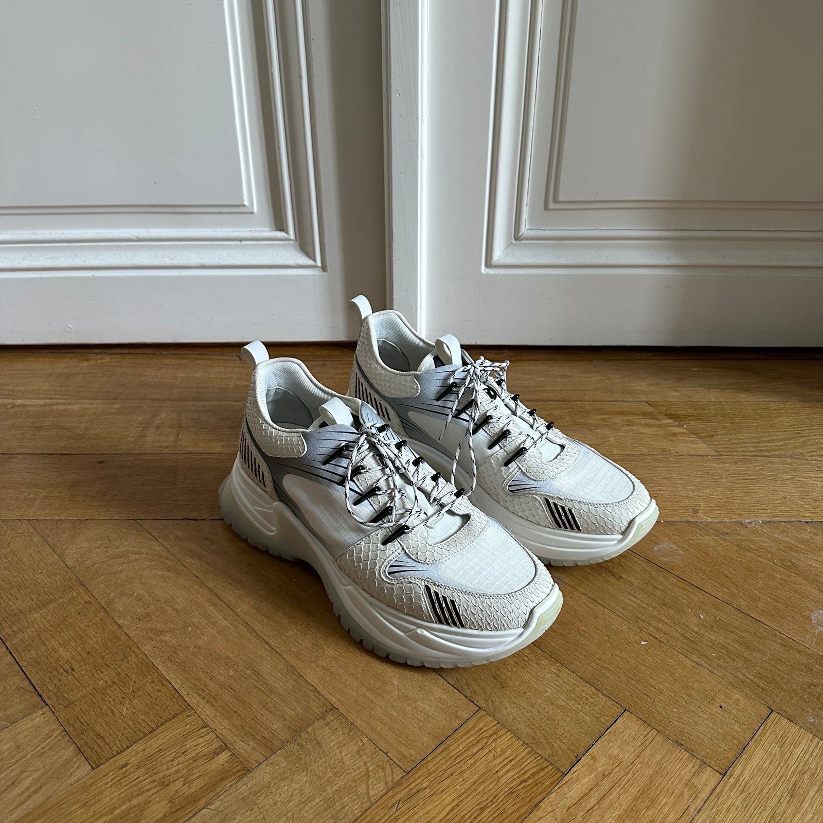 Louis Vuitton FW18 SAMPLE White Snakeskin Sneakers