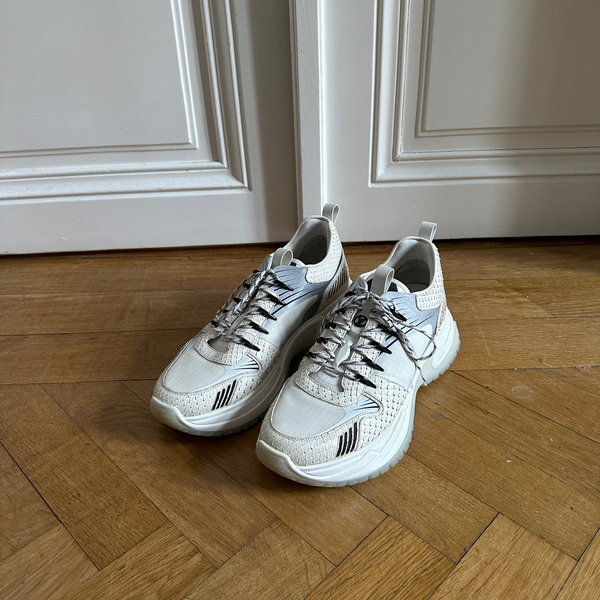 Louis Vuitton FW18 SAMPLE White Snakeskin Sneakers