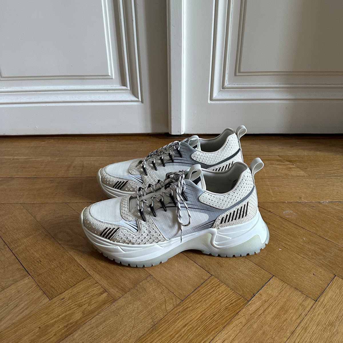 Louis Vuitton FW18 SAMPLE White Snakeskin Sneakers