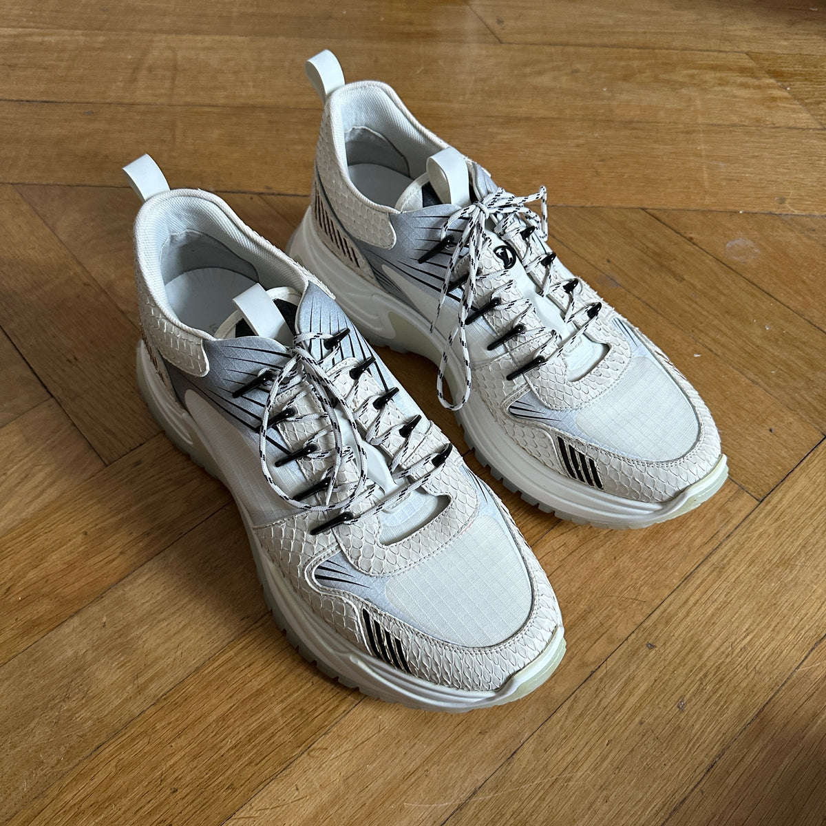 Louis Vuitton FW18 SAMPLE White Snakeskin Sneakers
