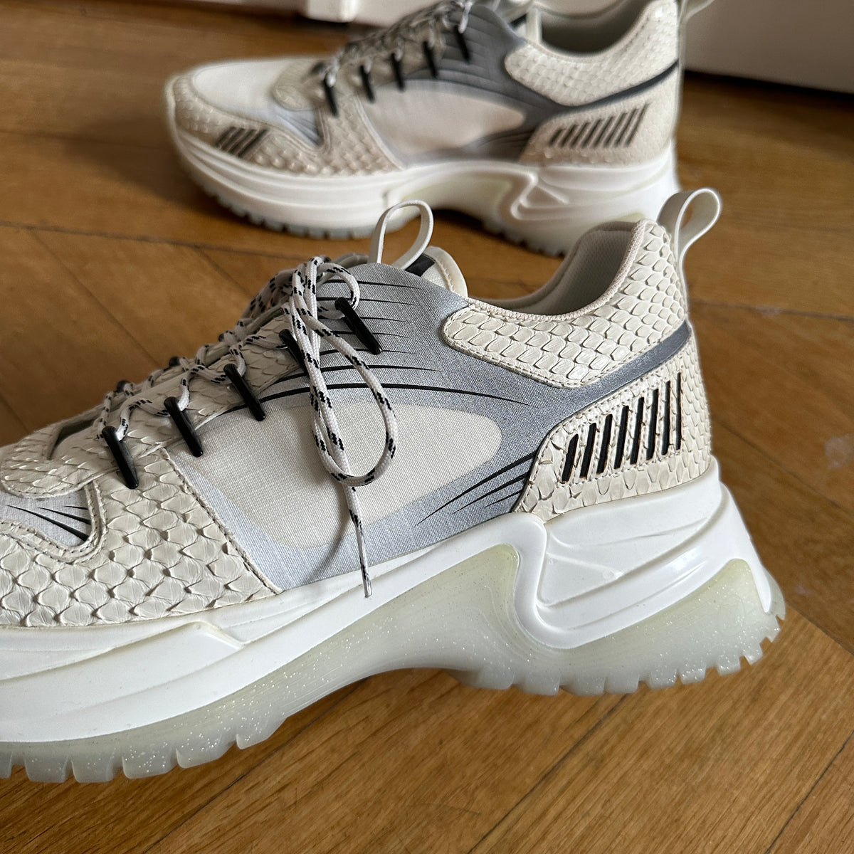 Louis Vuitton FW18 SAMPLE White Snakeskin Sneakers