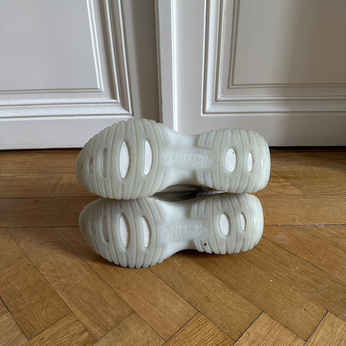 Louis Vuitton FW18 SAMPLE White Snakeskin Sneakers