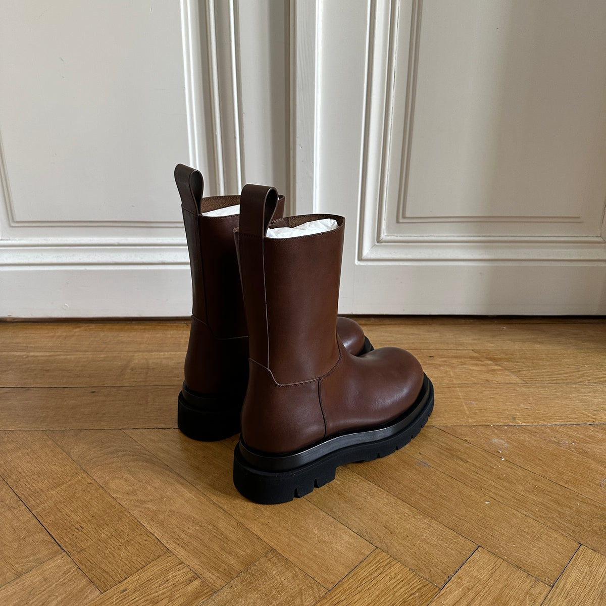 Bottega Veneta Chestnut Zip Leather Lug Boots