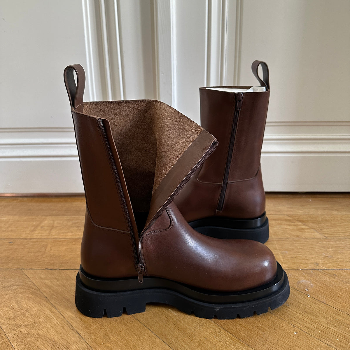Bottega Veneta Chestnut Zip Leather Lug Boots