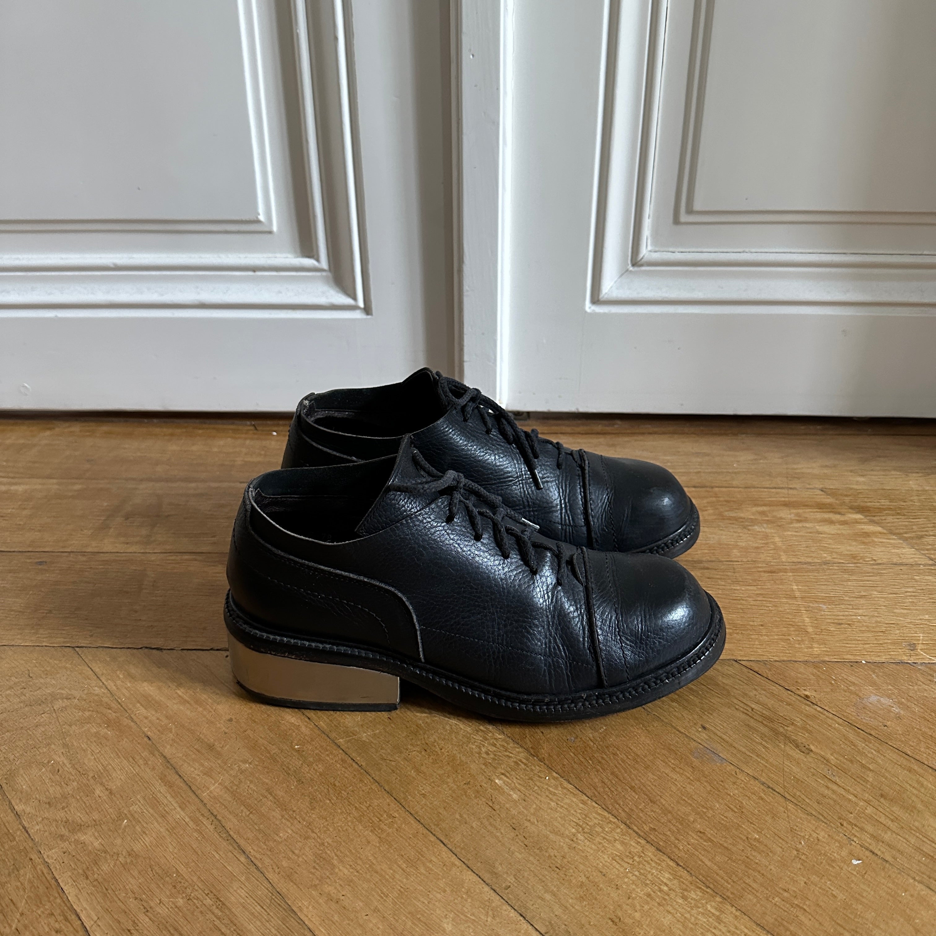 Dirk Bikkembergs 90s Black Leather Metal Heel Shoes – Ākaibu Store