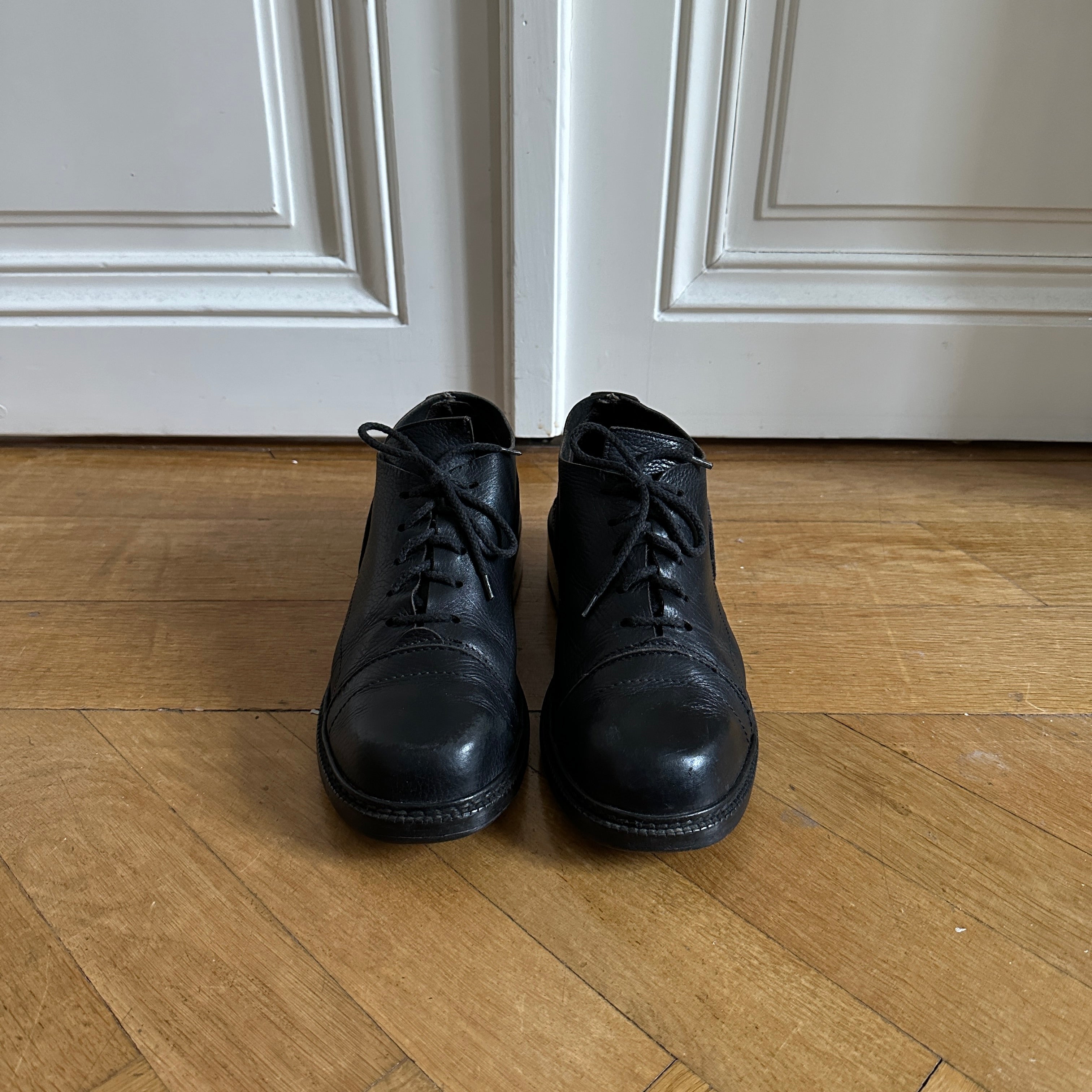 Dirk Bikkembergs 90s Black Leather Metal Heel Shoes – Ākaibu Store