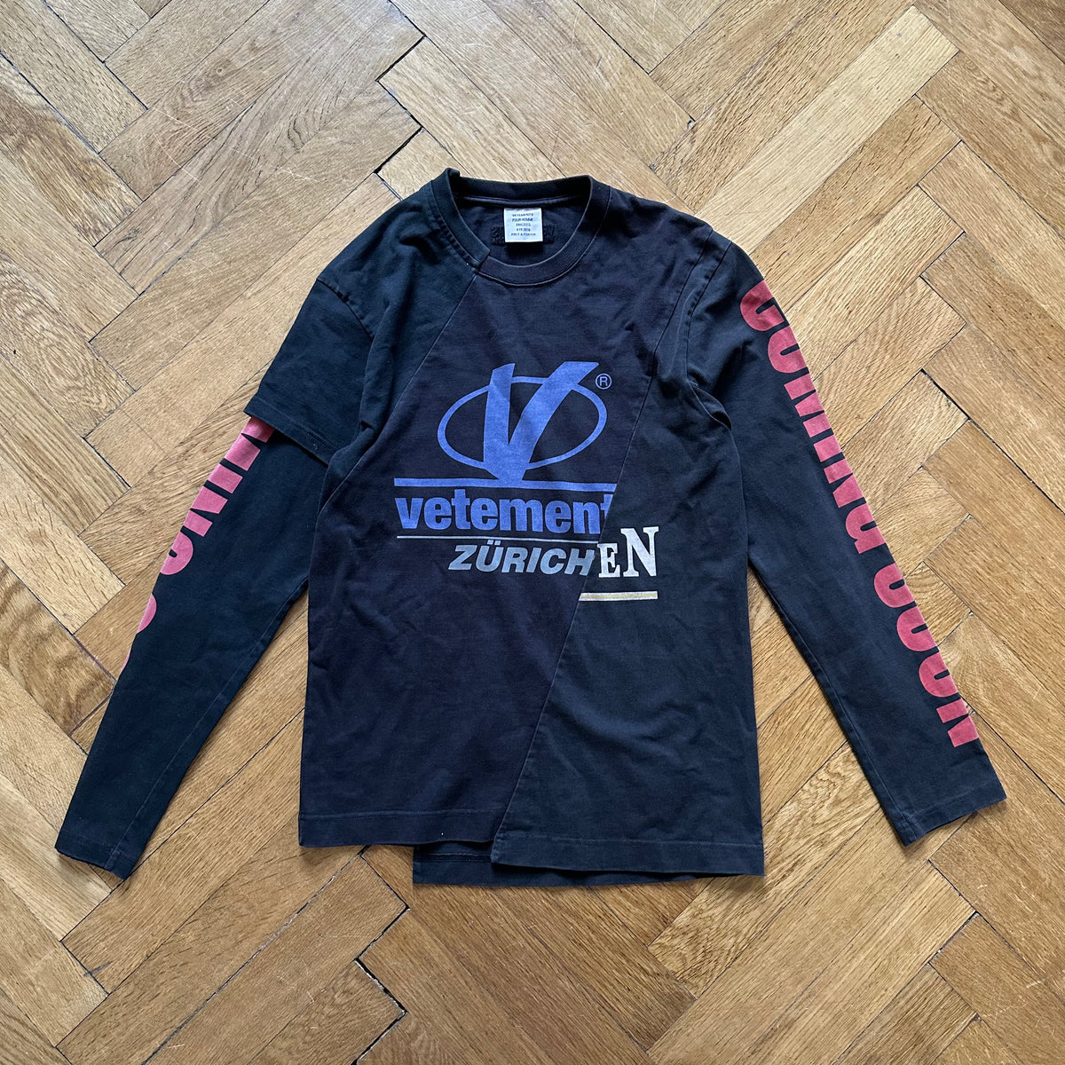 Vetements SS18 Zürich Logo Split Longsleeve