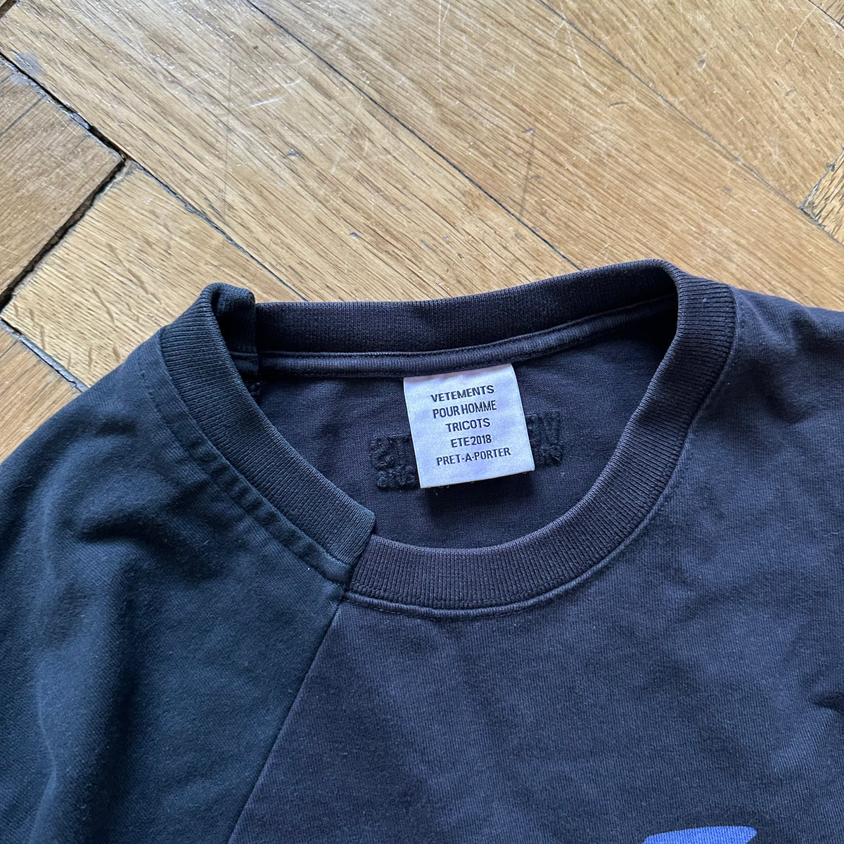 Vetements SS18 Zürich Logo Split Longsleeve