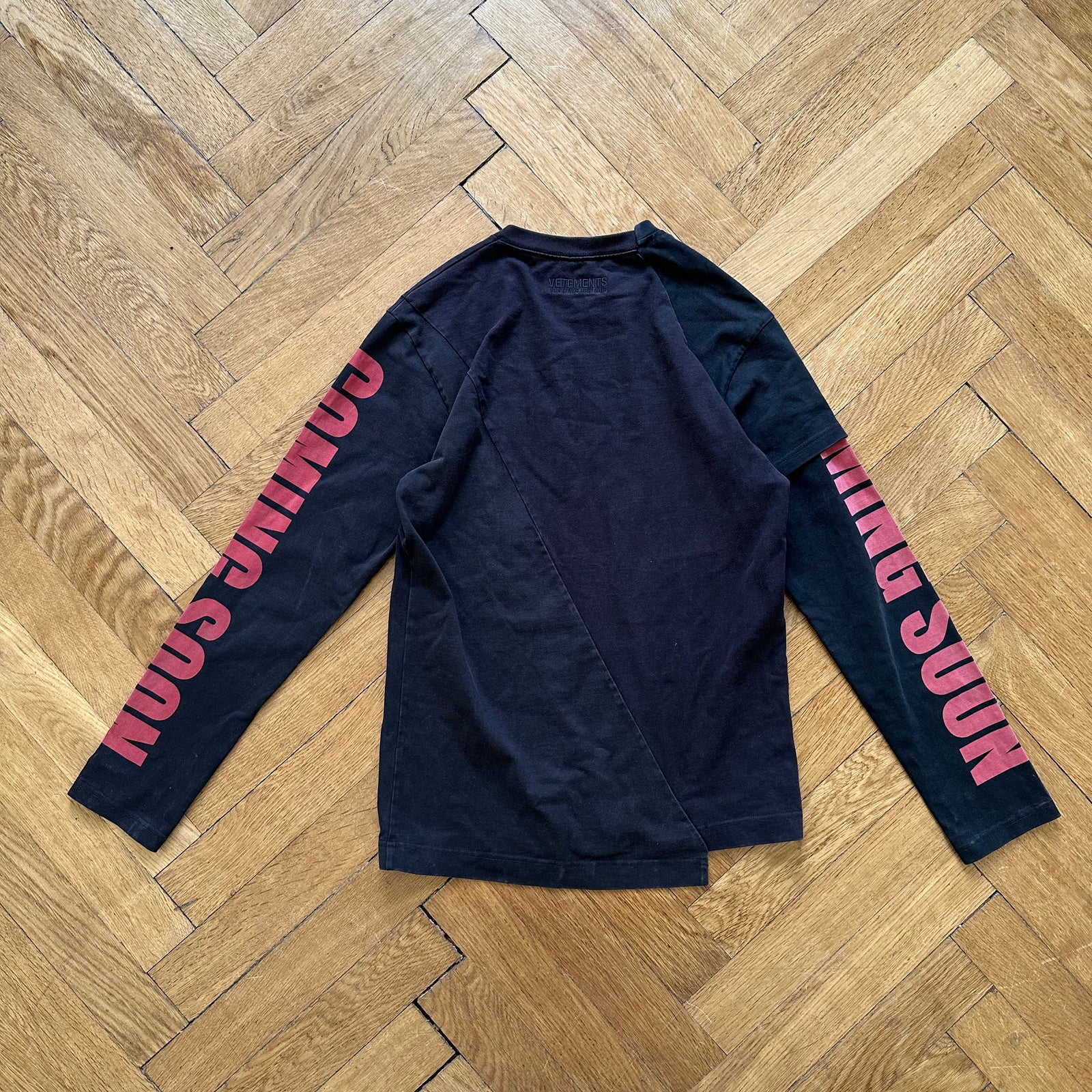 Vetements SS18 Zürich Logo Split Longsleeve