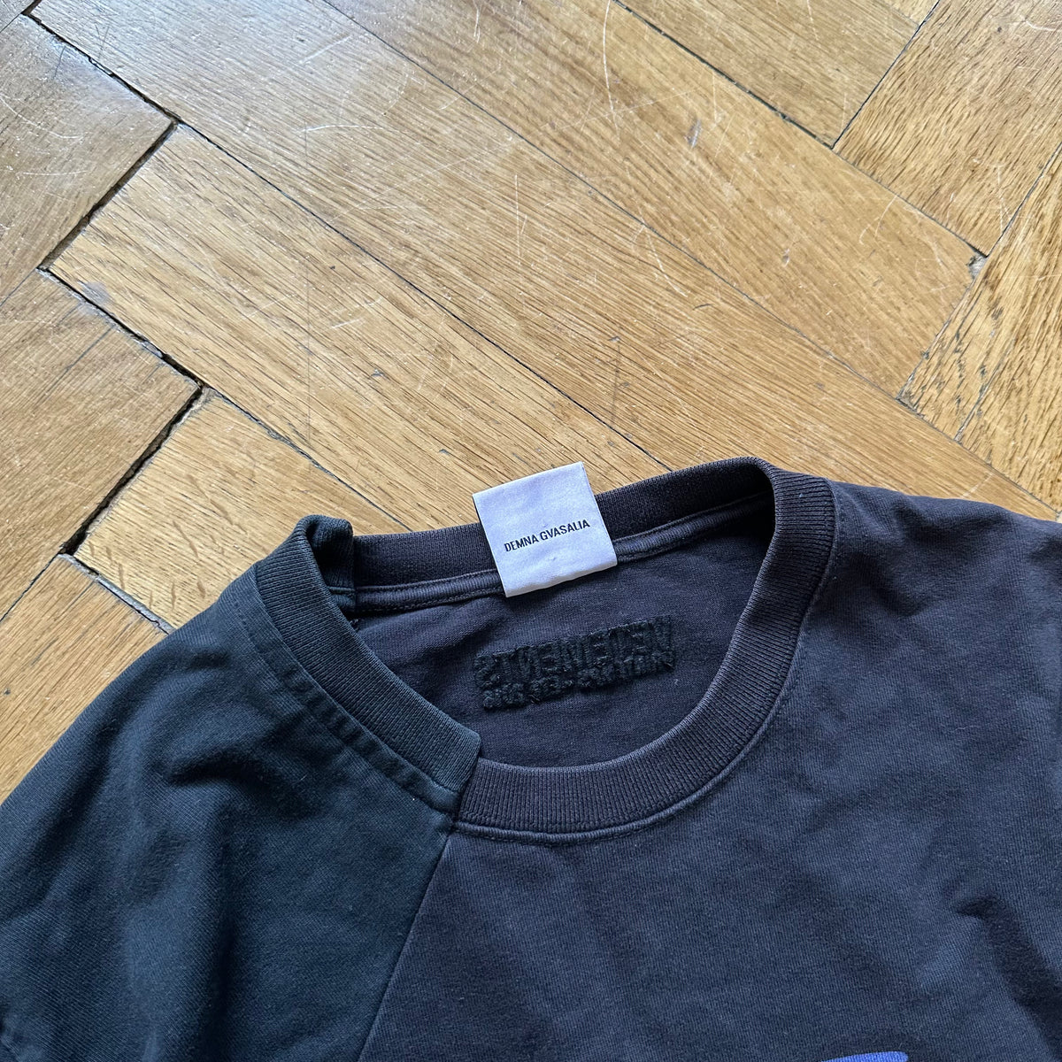 Vetements SS18 Zürich Logo Split Longsleeve