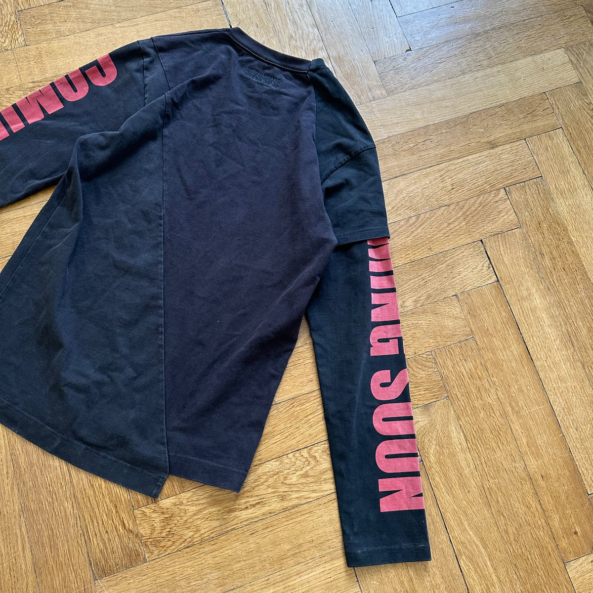 Vetements SS18 Zürich Logo Split Longsleeve